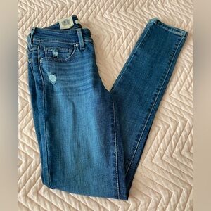 Women Levi’s jeans